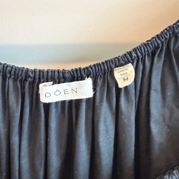 Doen Black Puff-Sleeve Smocked Midi Dress - Picture 6 of 6